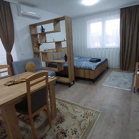 White Apartments Kosovo Polje Buitenkant foto