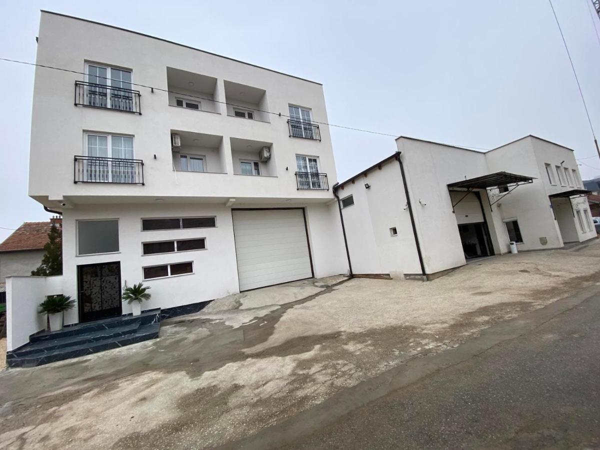 White Apartments Kosovo Polje Buitenkant foto