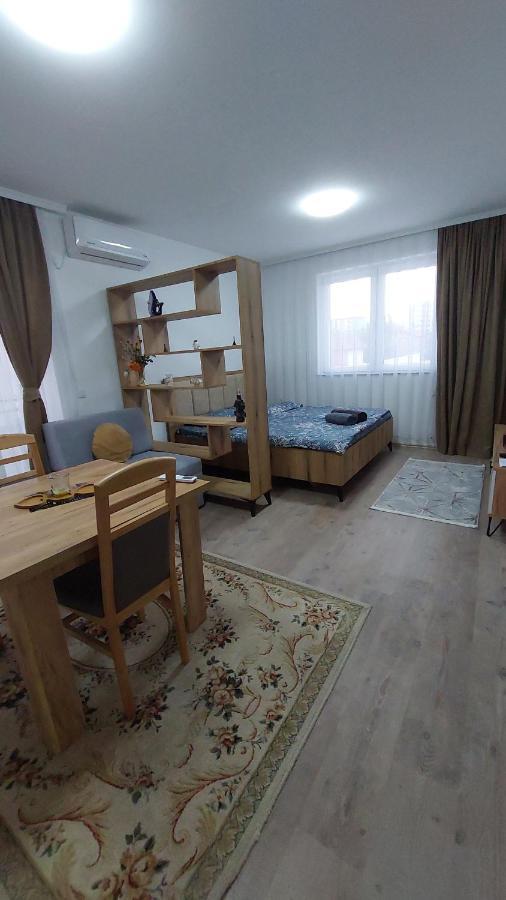 White Apartments Kosovo Polje Buitenkant foto