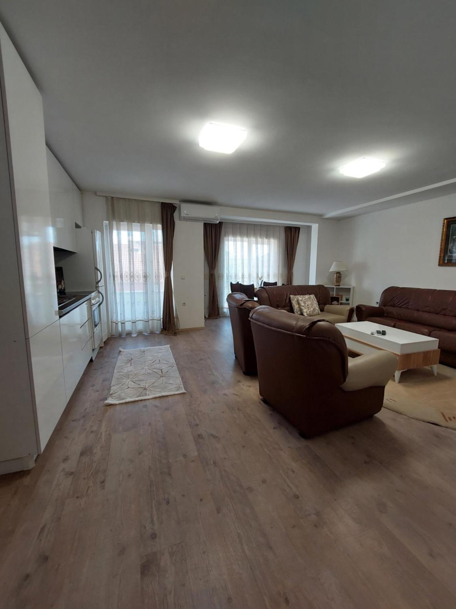 White Apartments Kosovo Polje Buitenkant foto