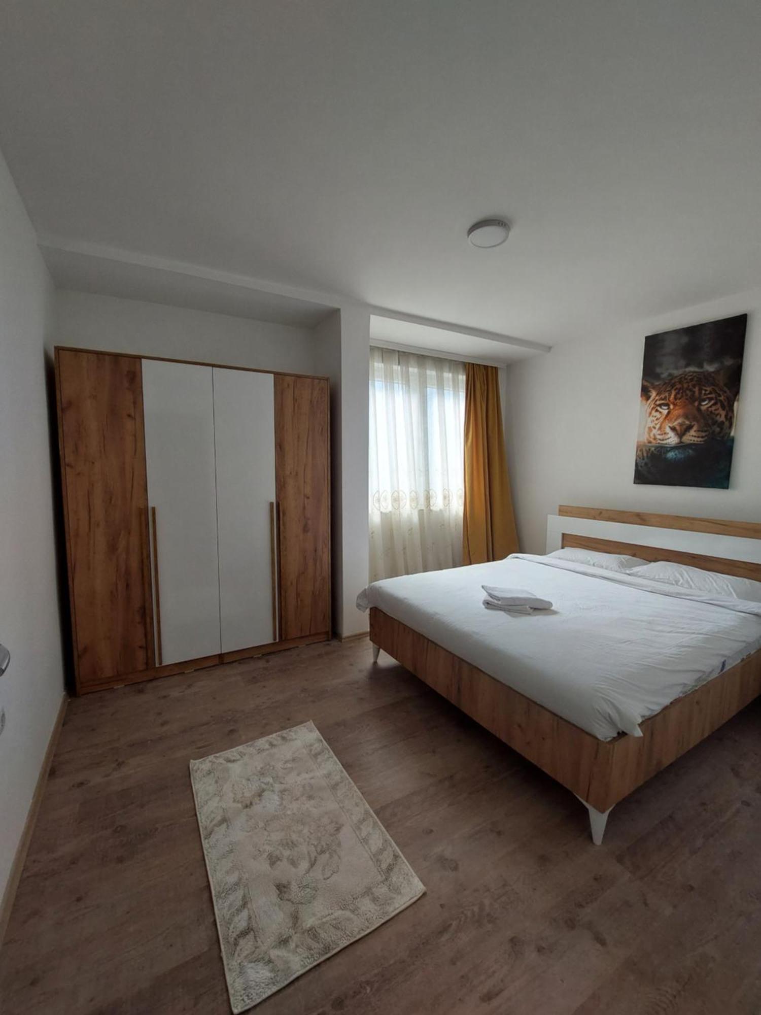 White Apartments Kosovo Polje Buitenkant foto